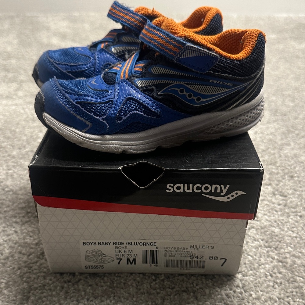 Saucony Kids Blue and Orange Velcro Sneakers